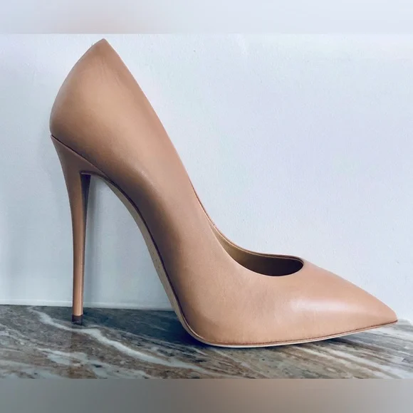 SOLD. Giuseppe Zanotti Yvette Pump Sable Size 40 - Picture 3 of 9